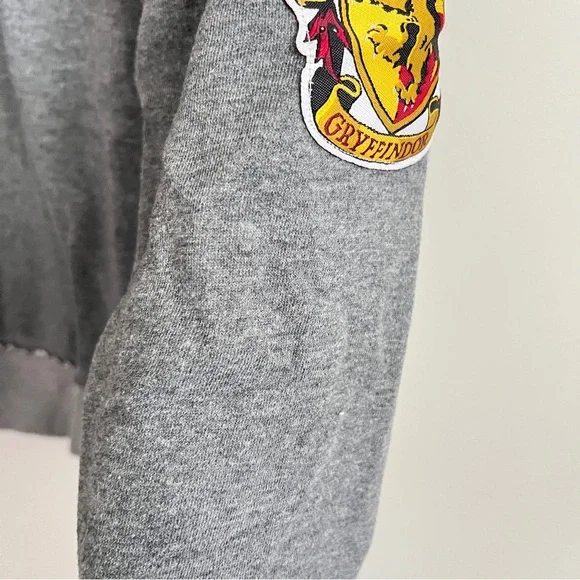 Harry Potter Gryffindor Sweatshirt Universal Studios Park Exclusive Gray Size S - Picture 5 of 11